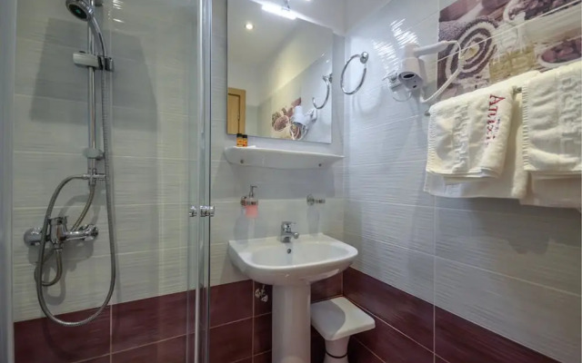 Hotel Anixis