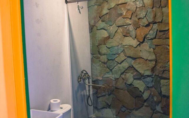 Arevi Hotel