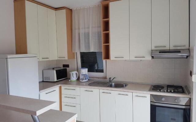 APARTMAN PALIT 4988b