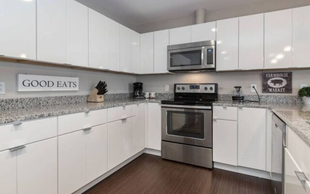 Apartments At 1055 Old River Road