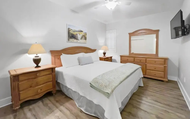 Lagoon Lounge 3 Bedroom Condo by Redawning