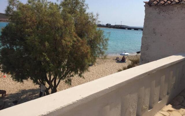 Diakofti Fishermen beachfront house