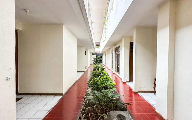 OYO 759 Hotel Dewi Sri