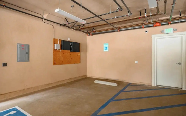 Not Affected by the Fire/modern 5BR Home With Full Amenities & Parking #2