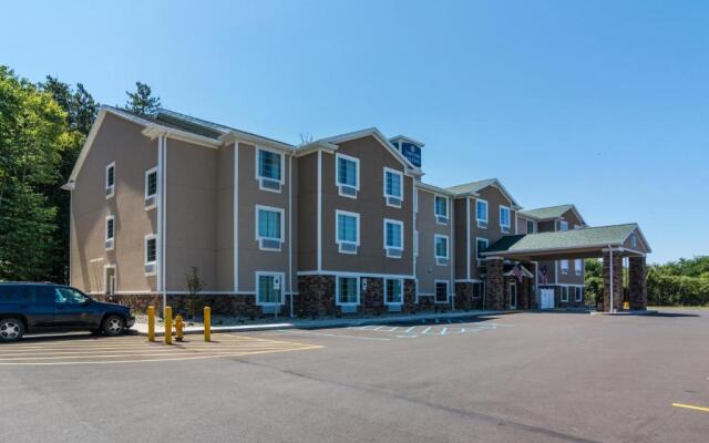 Cobblestone Hotel & Suites - Greenville