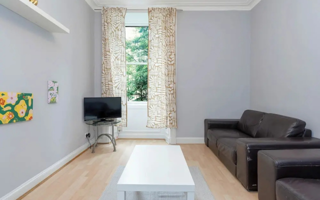 Charming Edinburgh Apartment