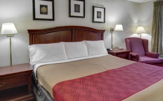 Econo Lodge Conference Center