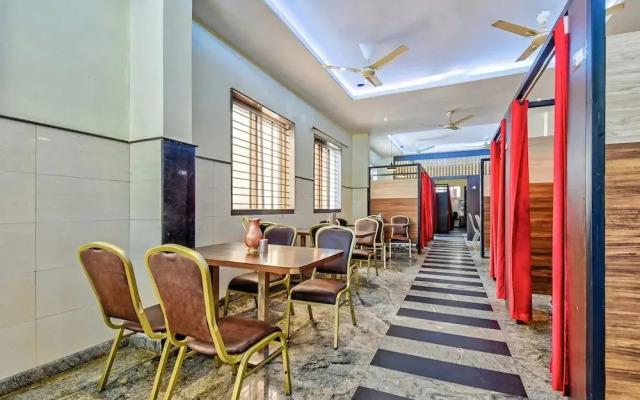 Nakshatra Comforts by OYO Rooms
