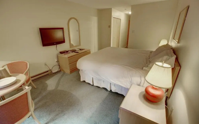 Glacier Lodge - Luxury Condo