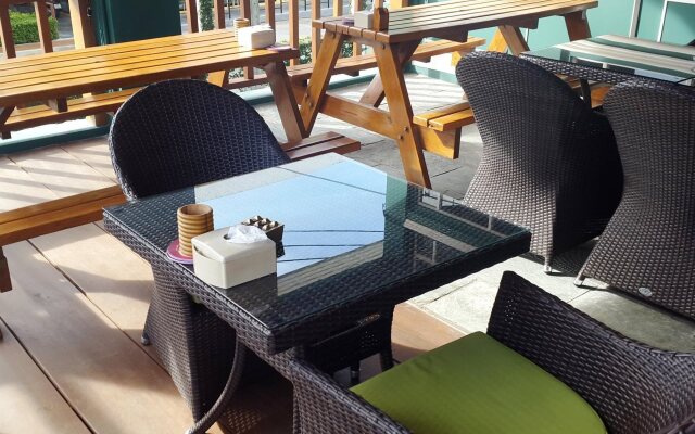 Paddy's Palms Resort