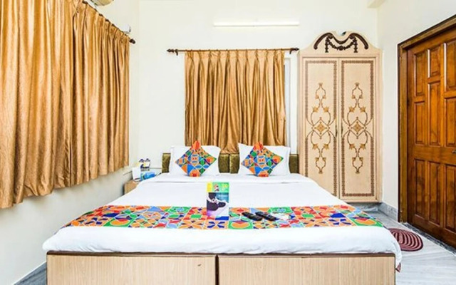 Astoria House 1 by OYO Rooms