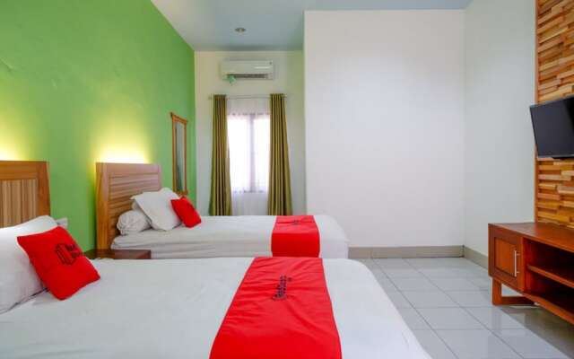 RedDoorz near Taman Makam Pahlawan Tatura