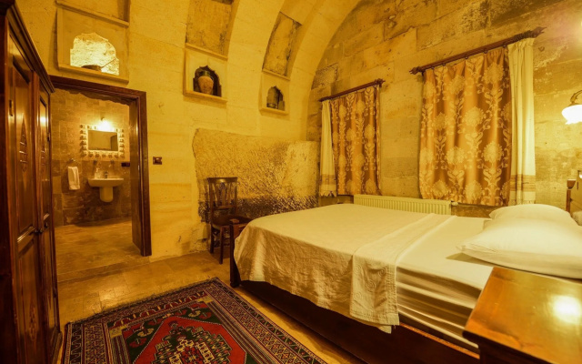 Vineyard Cave Hotel