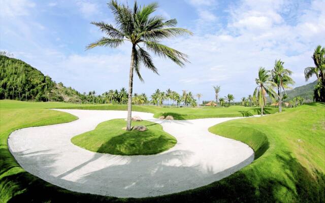 Diamond Bay Golf & Villas