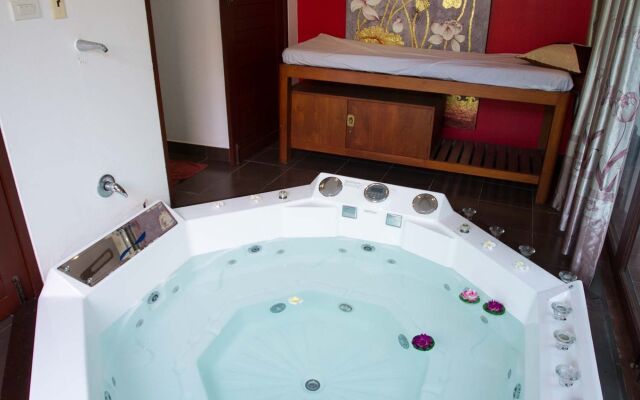VIP Chain Resort Pool Villa
