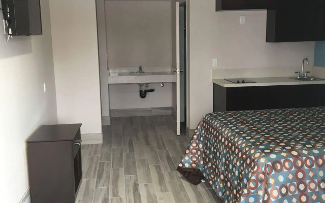 Clover Motel