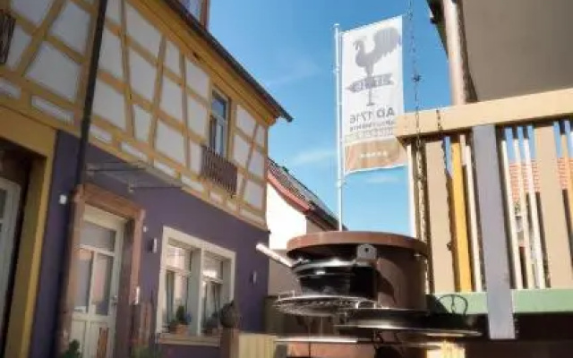 In-der-RAEUCHERKAMMER-die-Superior-Suite-ueber-den-Daechern-der-Altstadt