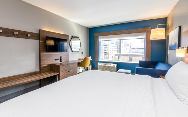 Holiday Inn Express & Suites Louisville Downtown by IHG