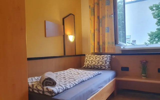 Affordable Central Rooms Near U3