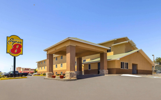 Super 8 by Wyndham Dodge City