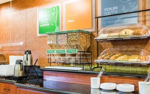 Comfort Inn & Suites Galt - Lodi North