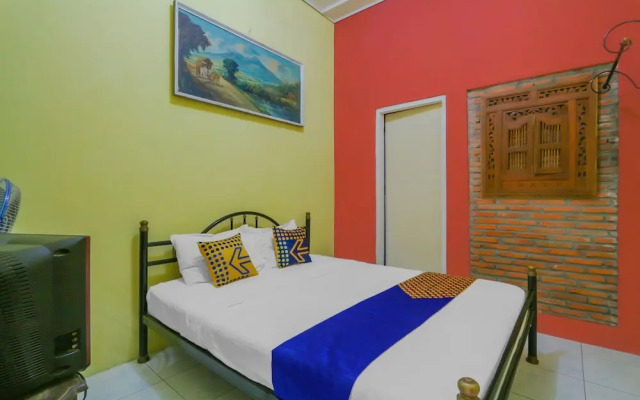 SPOT ON 90272 Istana Griya 1 Hotel