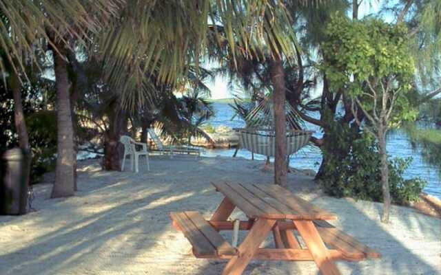 Tarpon Flats Inn and Marina