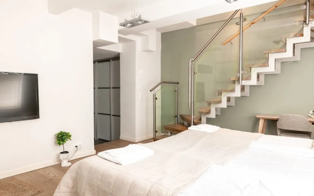 2ndhomes Unique 2-Story Home with Spa