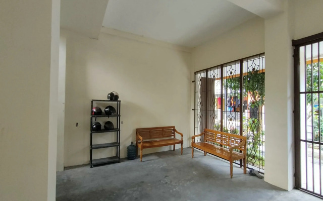 Wisma Flora Syariah Kartasura RedPartner