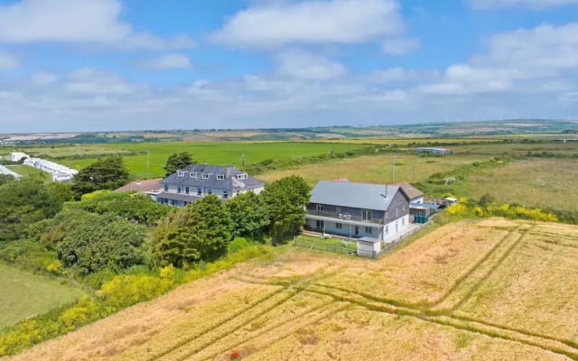 Seawynds Family Home With Far-reaching Sea Views
