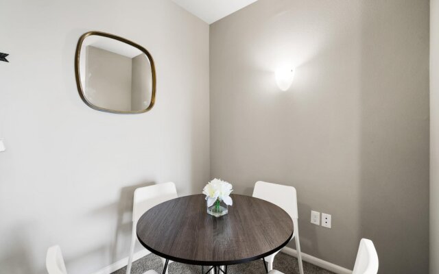 Plano Executive 1BD 1BA Apartment