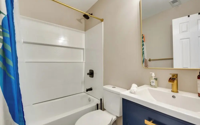 Atlanta Apartment w/ Grill: 7 Mi to Downtown!