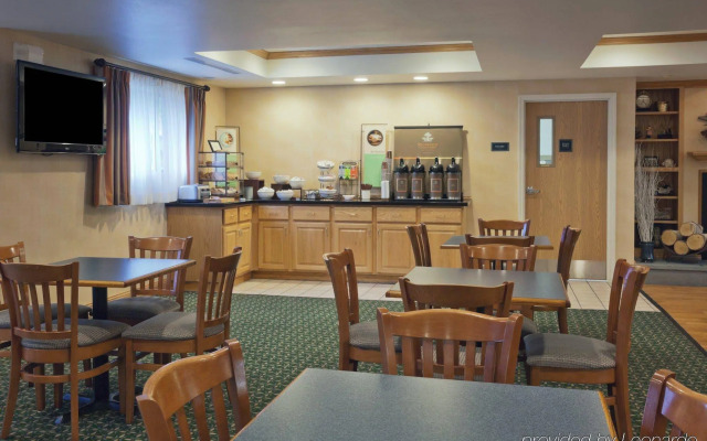 Comfort Inn & Suites Milford / Cooperstown