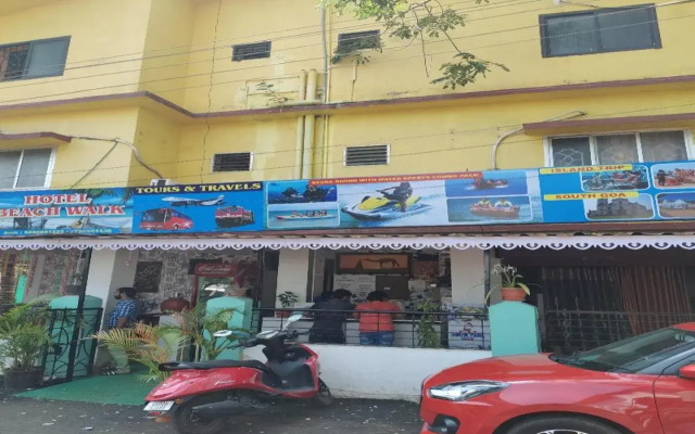 Oyo 87132 Mahamaya Holiday Inn