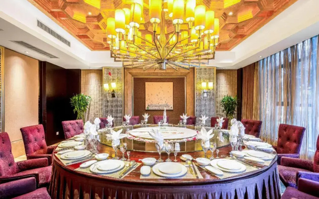 Rezen Kingtown Hotel (Chongqing Ranjiaba)