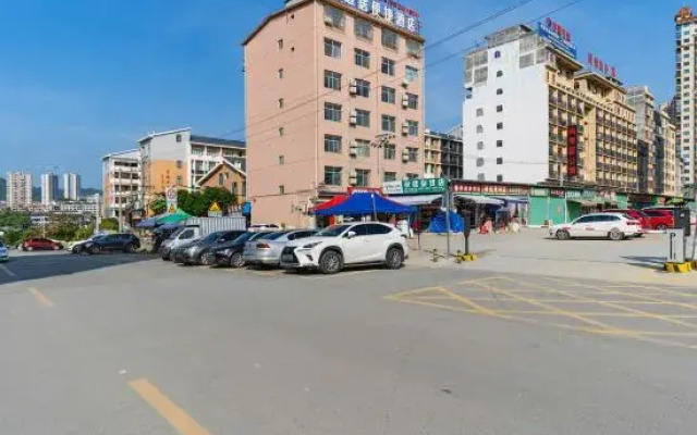 A good place to live Convenient hotel