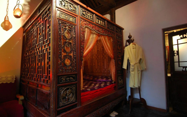 Red Capital Residence