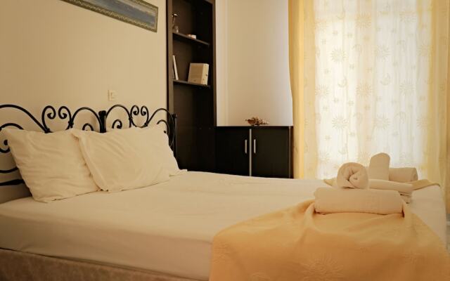 Ailouros summer hotel