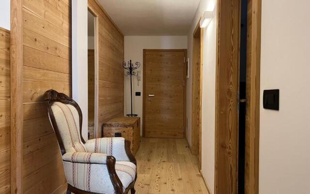 Camelot Luxury Houses Horses