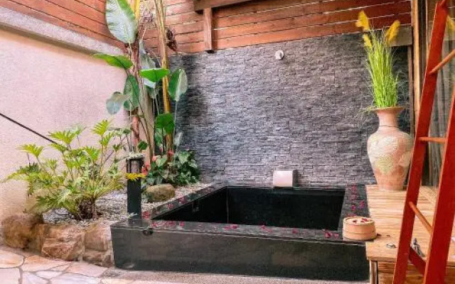 Yage Hotspring House