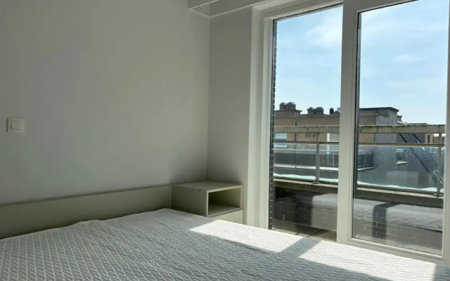 Stylish 3-bedroom Apartment With sea View