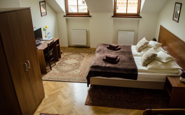 Royal Route 29 Comfort Rooms