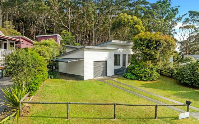 Sandlines at Hyams Beach 4pm Check Out Sundays