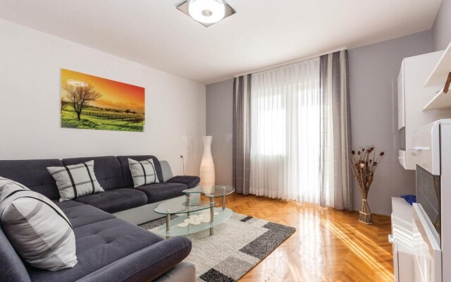 Amazing Home in Novi Vinodolski With Wifi and 5 Bedrooms