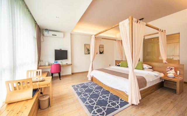 Ancient Street No.5 Youth Chic Hotel