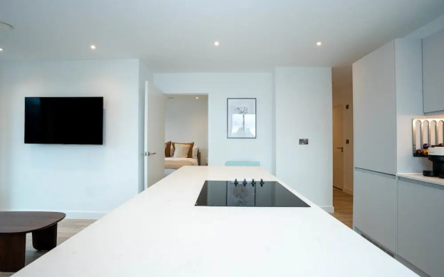 Alabaster Suite by Casacity