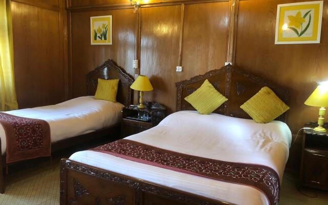 New kolohai Group of Houseboats
