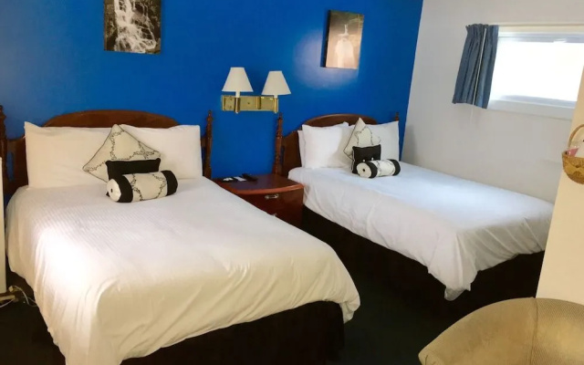 Saco River Motor Lodge & Suites