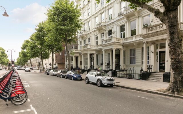 Urban Chic - Queens Gate