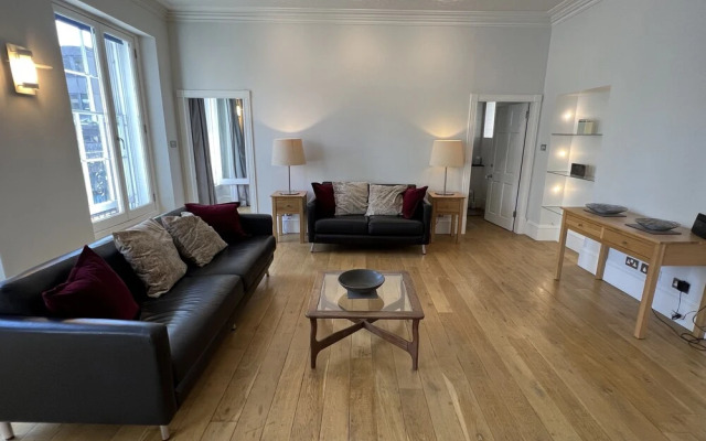 Central 1-bed Apartment in Inverness, Sleeps 4